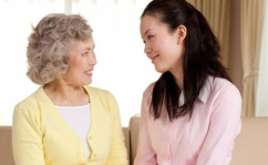 跟公婆住一起没有私密性,与公婆同住的生活困境