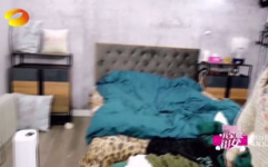 男邻居拍私密照过来,邻里间不可忽视的私密照风波